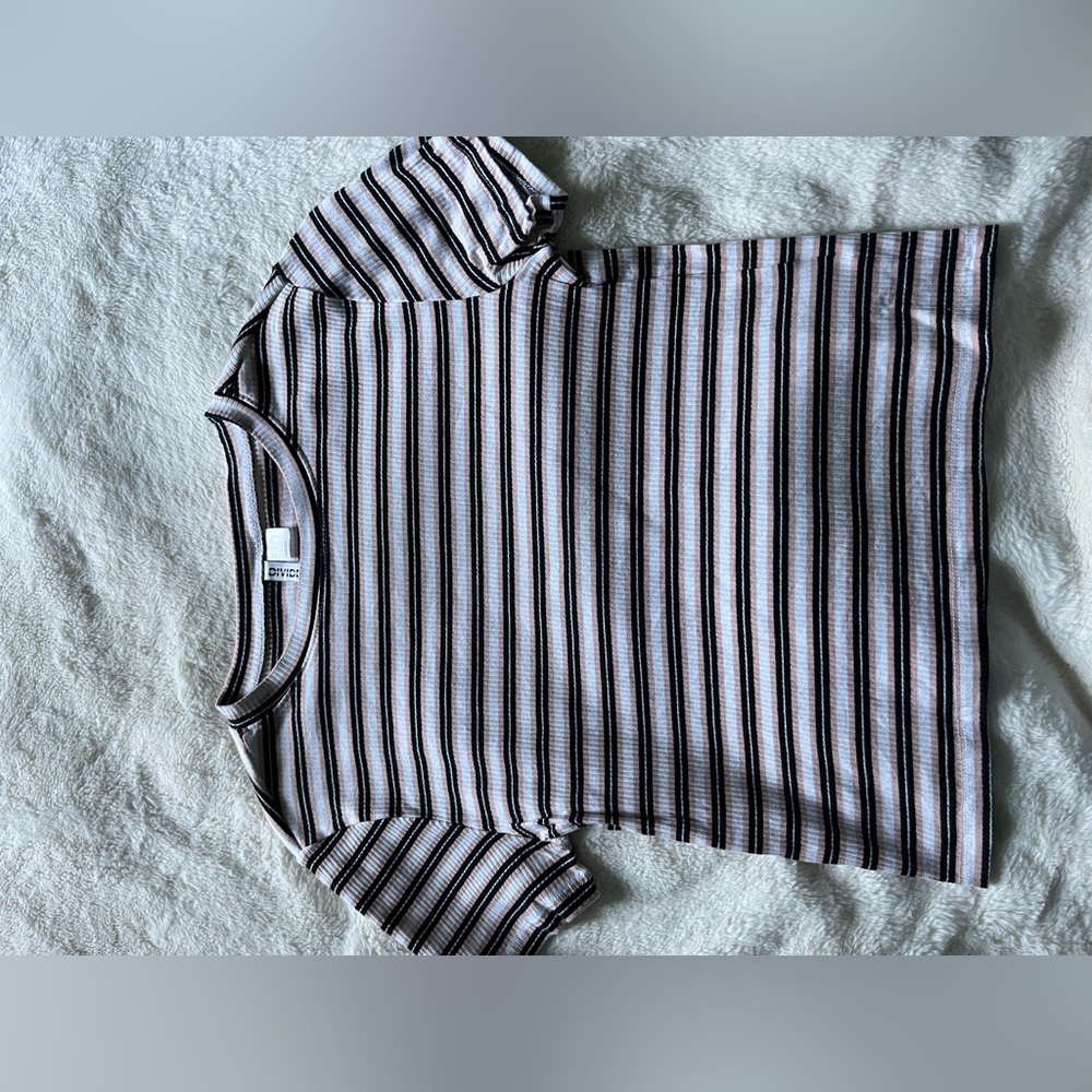 Divided Women’s Striped T-Shirt Size Large